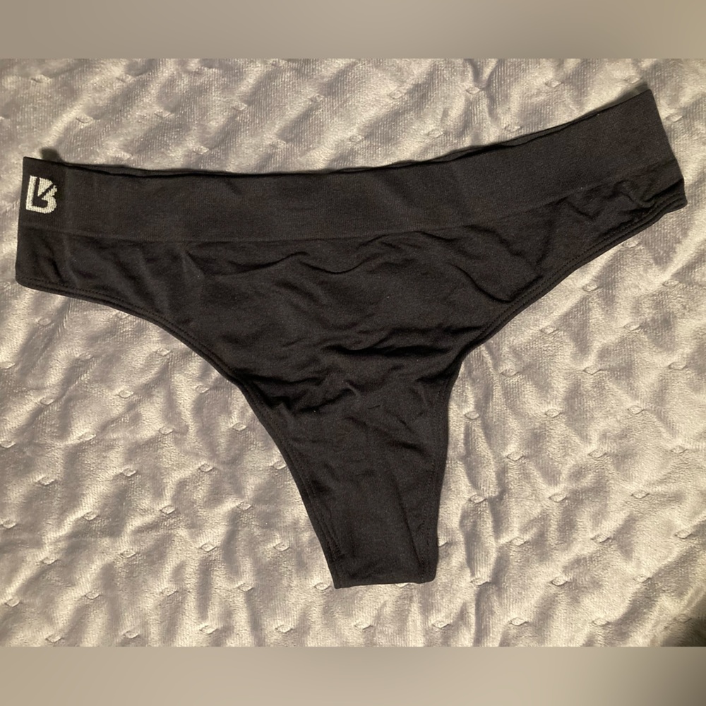 Buffbunny Seamlessology Thong in Onyx Black